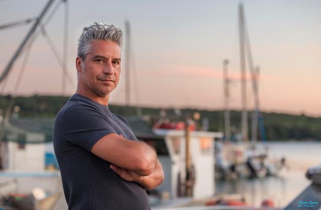 Dennis Fantina: fuori oggi il nuovo singolo "SENTI"
