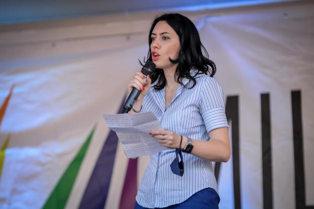 Mascherine in classe, Azzolina: "Via se tutti vaccinati? Così il Governo bullizza i non vaccinati"