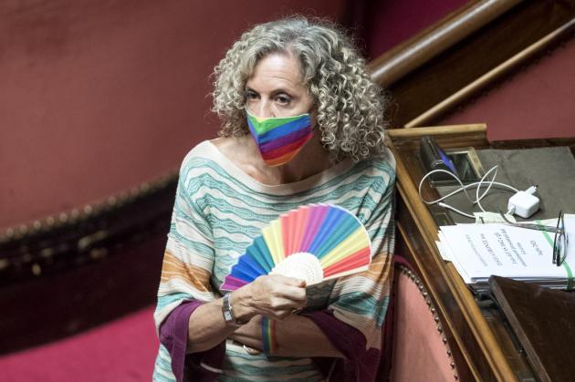 Cirinnà insulta militanti di Italia viva con profilo Facebook falso