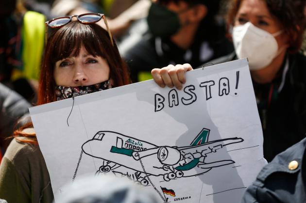 Alitalia, Ue accusa: "Aiuti da 900 milioni del 2017 sono illegali, Italia deve recuperarli"