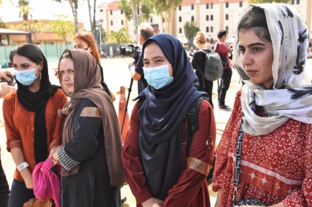 Afghanistan, talebani: "Donne non possono essere ministri, devono solo partorire"