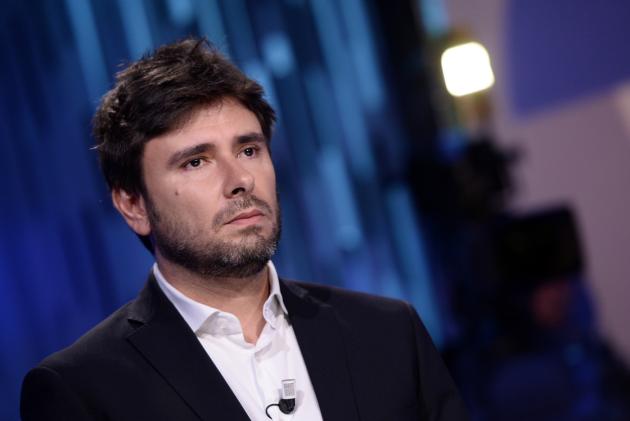 Green pass obbligatorio, Di Battista: "Misura ipocrita, è obbligo vaccinale mascherato"