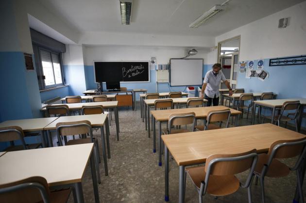 Covid e contagi a scuola, Sileri: "Inevitabile la quarantena ridotta"