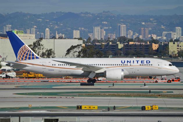Licenziamento non vaccinati per i dipendenti di United Airlines. Lo chiede Biden