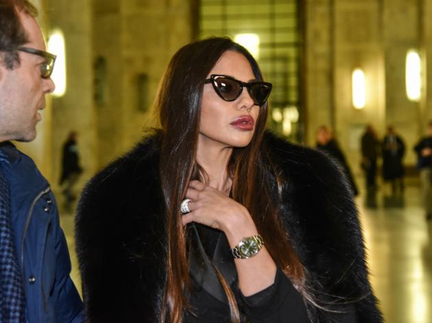 Ruby ter, udienza rinviata. Le 'olgettine' Guerra e Sarcinelli: "Berlusconi ci ha rovinato la vita"