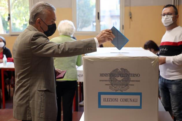 Italia: Democrazia od oligarchia? Il perché della fuga dal voto