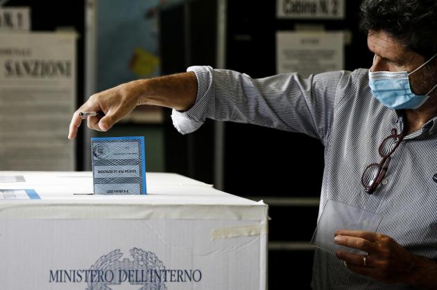 Ballottaggi 2021: oggi seggi aperti fino alle 15 ma è crollo dell'affluenza
