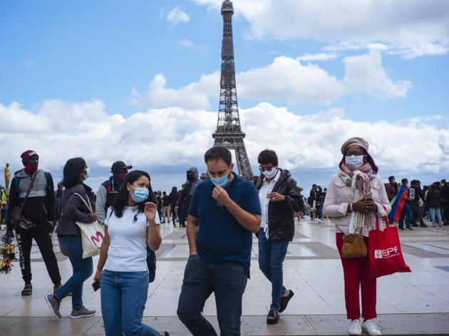 Francia, stato d'emergenza prorogato: durerà fino al 31 luglio 2022