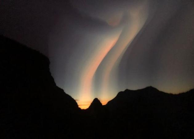Valtellina, arriva l'aurora boreale? lo scatto è da brividi, ma la verità è un'altra