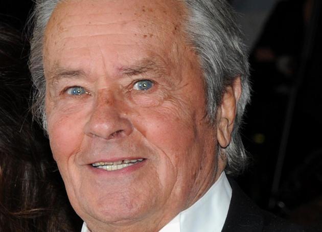 Chi è Alain Delon: età, figli e patrimonio del celebre attore francese