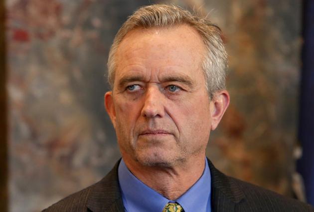 Manifestazione no vax a Milano: sarà presente Robert Kennedy jr, nipote di JFK
