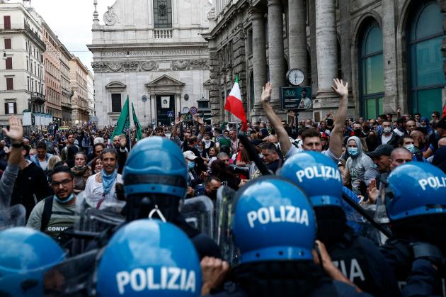 No Green pass, perquisizioni in tutta Italia ad affiliati gruppo "Basta dittatura"
