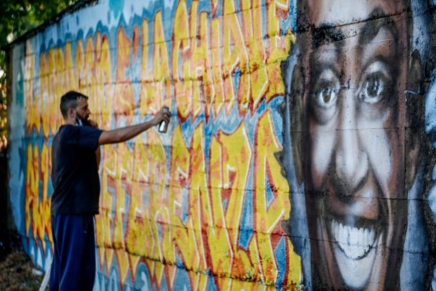 Murales davanti all'Università Roma Tre 