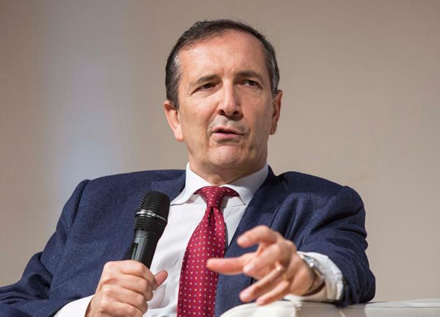 Gubitosi si dimette da ad di Tim, la decisione dopo le polemiche sull'Opa di Kkr