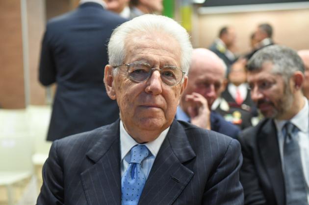 Covid, Monti e la frase choc: "Trovare modalità meno democratiche di comunicazione"