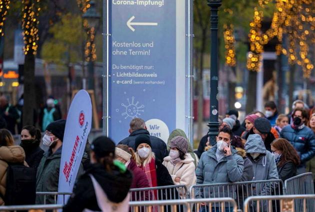 L'Austria estende il lockdown di 10 giorni: multe fino a 7.200 euro per i non vaccinati