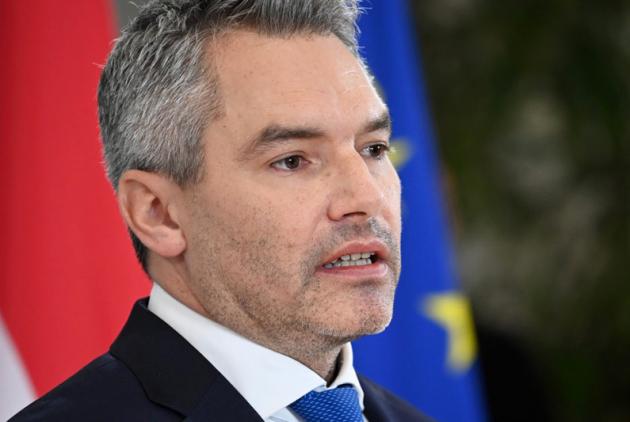 Karl Nehammer sarà il nuovo cancelliere austriaco, la nomina dopo le dimissioni di Schallenberg