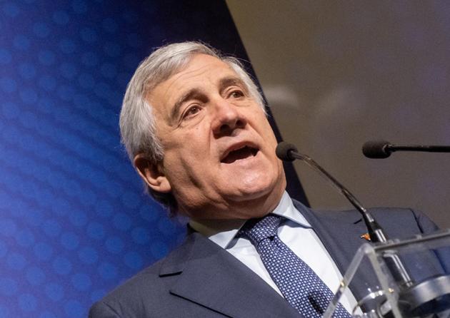 Draghi al Quirinale, Tajani lancia il monito: "Se viene eletto si va a elezioni"