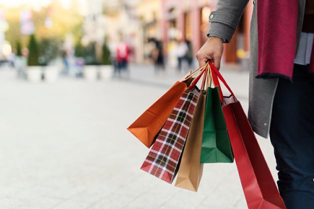 Mastercard: crescono gli acquisti in-store, stabile l'e-commerce