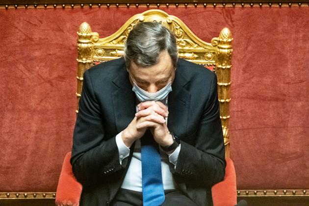 Tampone ai vaccinati per i grandi eventi, quando Draghi difendeva le garanzie del Green pass