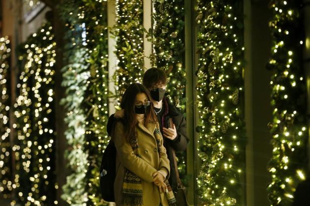 Natale 2021, Confcommercio: "Un italiano su 4 non farà regali"