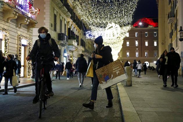 Vaccino obbligatorio per tutti,  ma tra i sanitari +600% di contagi Covid