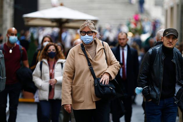 Covid, nuovo record nel bollettino del 29 dicembre: si prevedono oltre 90mila contagi