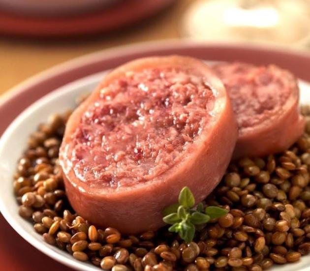 Ricetta cotechino e lenticchie: come stupire facilmente al cenone di Capodanno