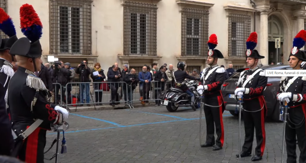 Funerali Franco Frattini, a Roma l’ultimo saluto all’ex ministro degli Esteri - DIRETTA