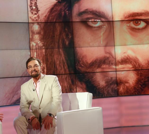 Chi è Kabir Bedi, nuovo concorrente del GF VIP: età, altezza, figli, carriere e libro