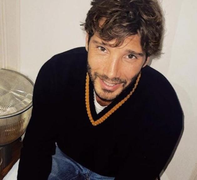 Stefano De Martino, chi è la fidanzata attuale: rumor e indizi segreti