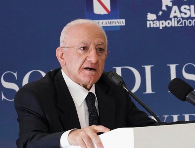 Rientro a scuola, scontro tra De Luca e il governo: Campania pronta a tornare in Dad