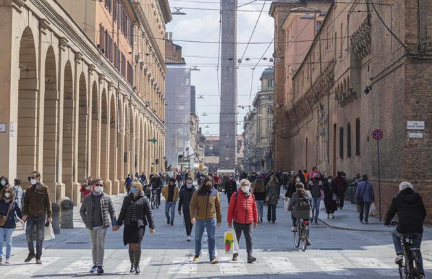 Covid Italia, il bollettino di oggi 11 gennaio: 220.532 positivi e 294 morti