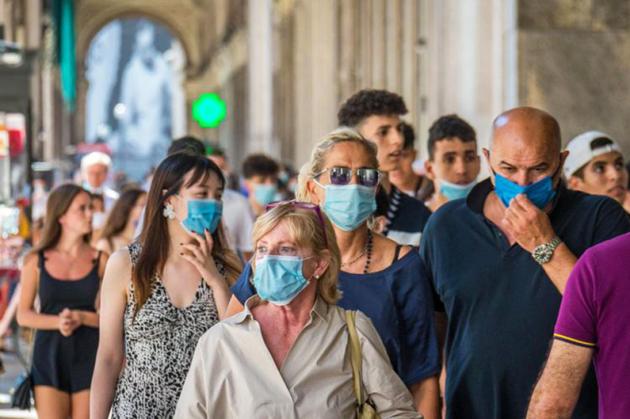 Campania in zona gialla e Valle d'Aosta in zona arancione, Speranza firma l'ordinanza