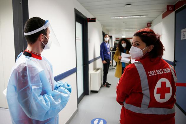 Covid Italia, il bollettino di oggi 17 gennaio: 83.403 positivi e 287 morti