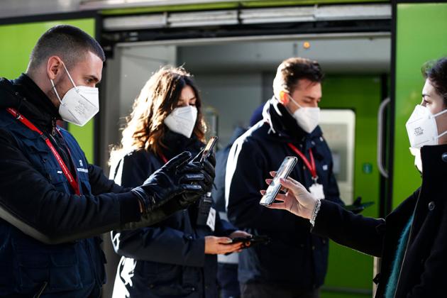 Super Green pass, dove serve: intesa per le nuove regole sui luoghi in cui poter accedere senza