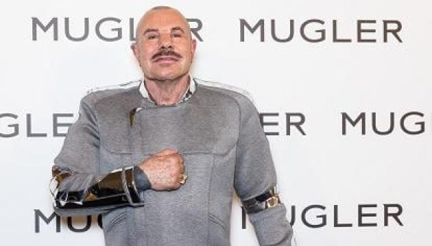 Chi è Thierry Mugler: naso, incidente, profumi e biografia dello stilista