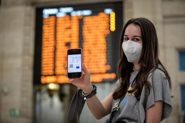 Green pass, come viaggiare in Italia senza il certificato: il "trucchetto" aggira regole