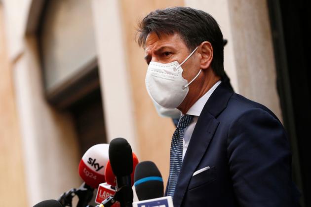 Casellati, Conte annuncia l'astensione del M5s sul Quirinale: "Forzatura istituzionale"