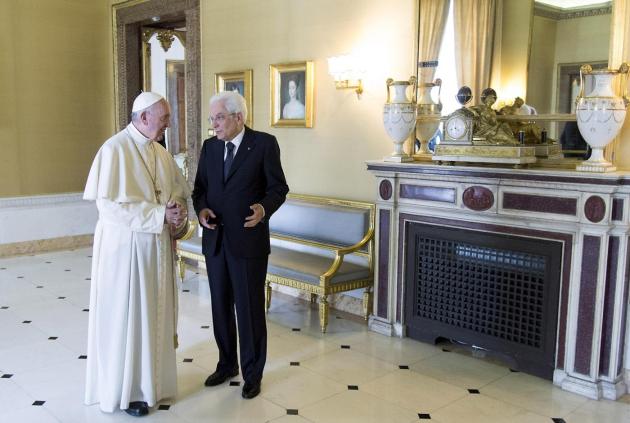 Mattarella Bis, il messaggio di Papa Francesco: "Il suo servizio è ancora più essenziale per consolidare l’unità"