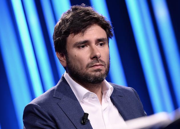 Quirinale, il retroscena di Di Battista su Belloni: "C'era l'accordo, poi Letta se l'è fatta sotto"