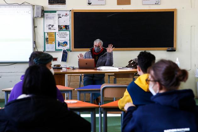 Nuove regole Covid, in corso la riunione del Cts: sul tavolo eliminazione Dad e Green pass illimitato