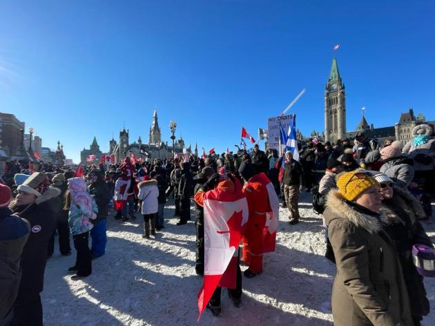 Protesta camionisti Canada, l'appello dei dottori: "Basta bloccare il Paese.  Vogliamo vedere i dati"