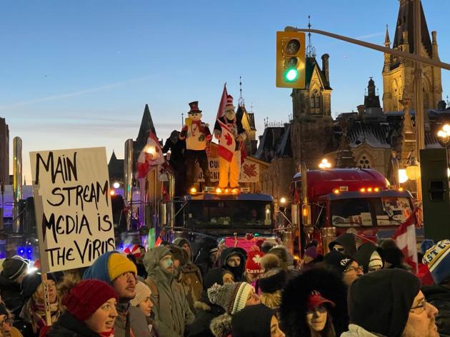 Proteste Canada, la lettera dell'attivista del Freedom Convoy: "In che mondo stiamo vivendo?"