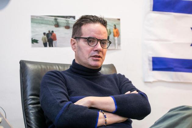 Vaccino, lite a La Zanzara. Klaus Davi choc: "No-vax come chi contagia volontariamente con l'Hiv". Cruciani: "Pagherai per questa affermazione"