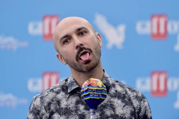 Chi &egrave; Maccio Capatonda: biografia, carriera, film, fidanzata, libro e nome vero