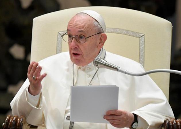 Ucraina, Papa Francesco contro l'aumento delle spese militari: "È una pazzia"