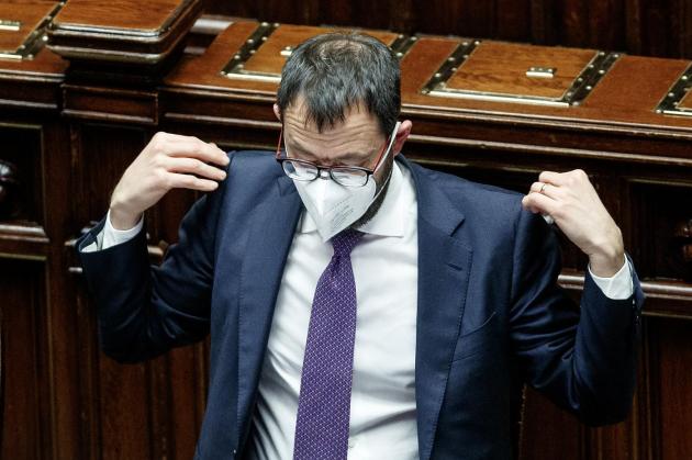 Chi è Stefano Patuanelli: moglie, figli, partito, curriculum e biografia