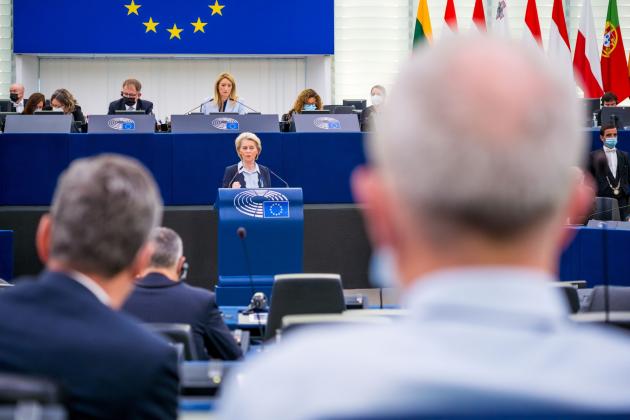 Sanzioni contro la Russia, Ue adotta il quinto pacchetto: cosa prevede