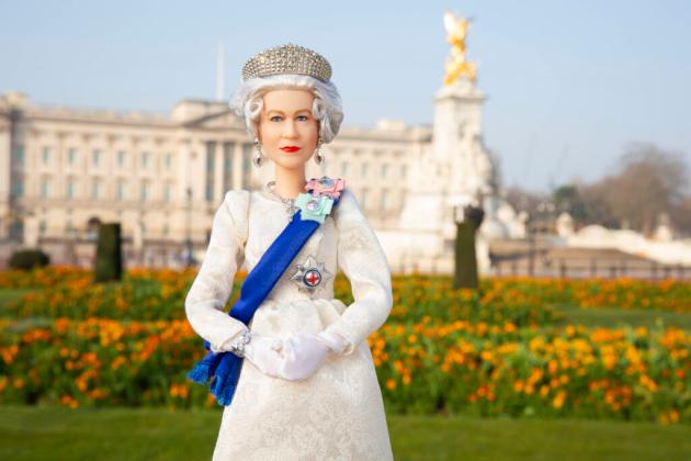 La Regina Elisabetta in versione Barbie